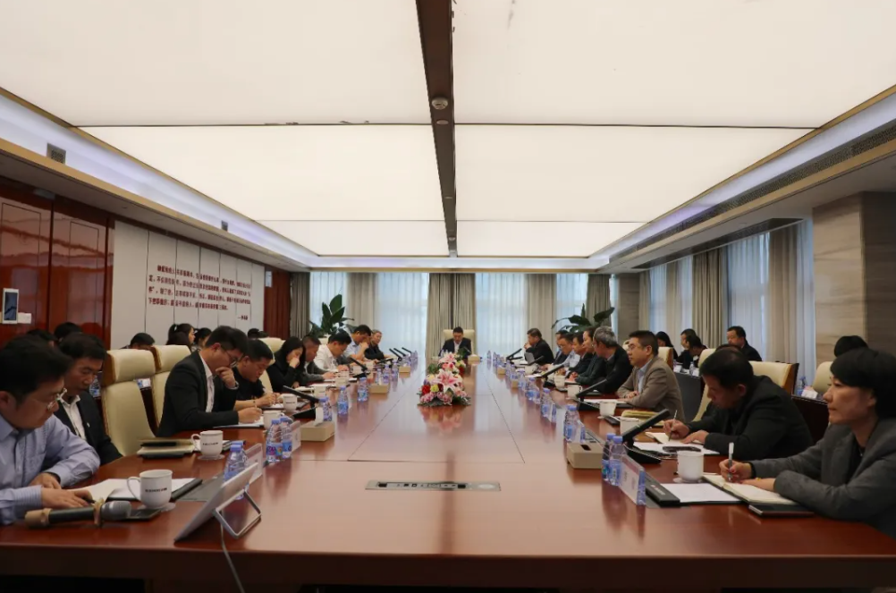 必威西汉姆联官网首页集团召开2026年岁情发动大会